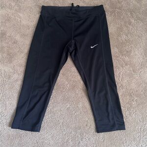 Nike
Dri-fit One High-waisted Capri Leggings